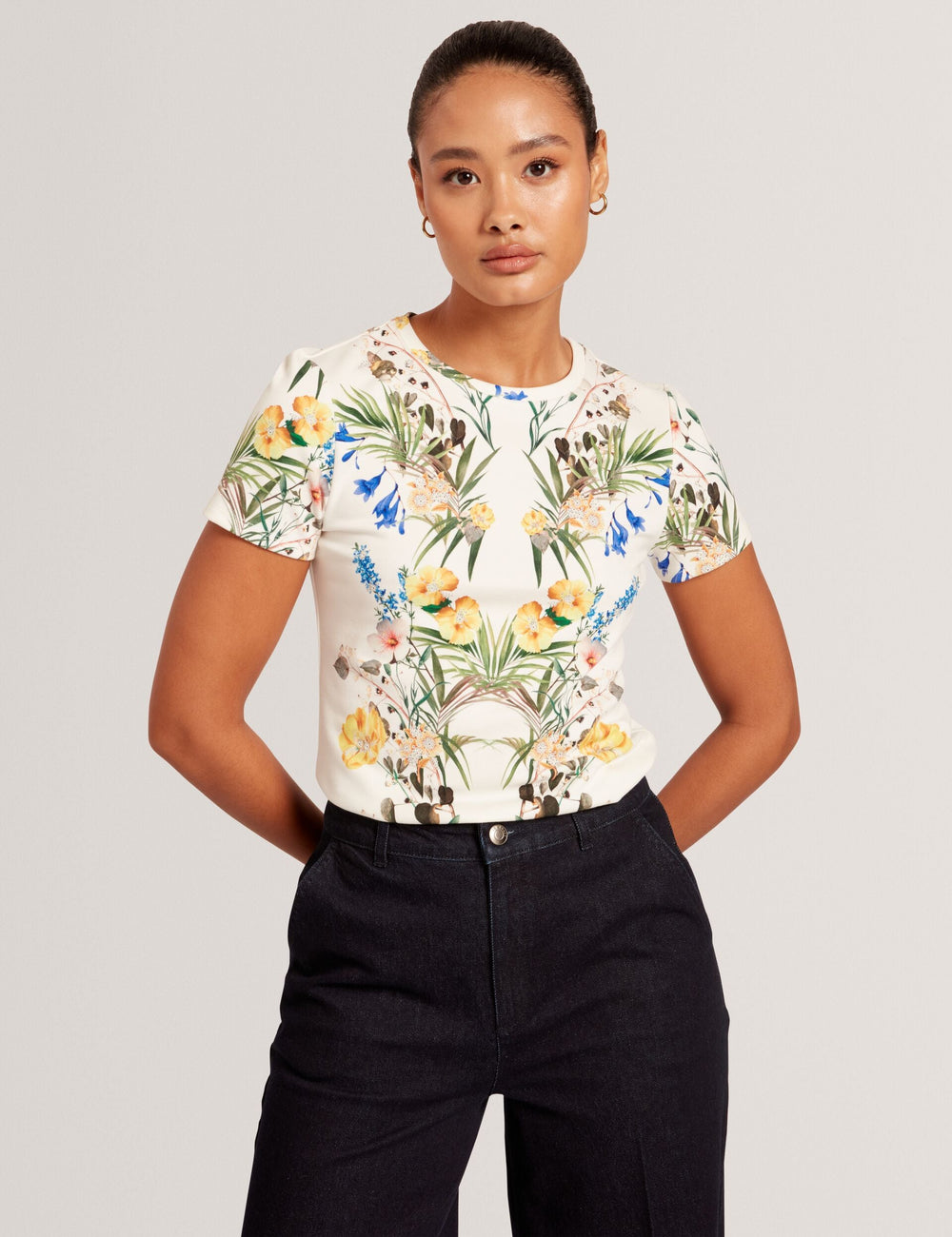 Women ALLOVER FLORAL T-SHIRT - White - Ted Baker