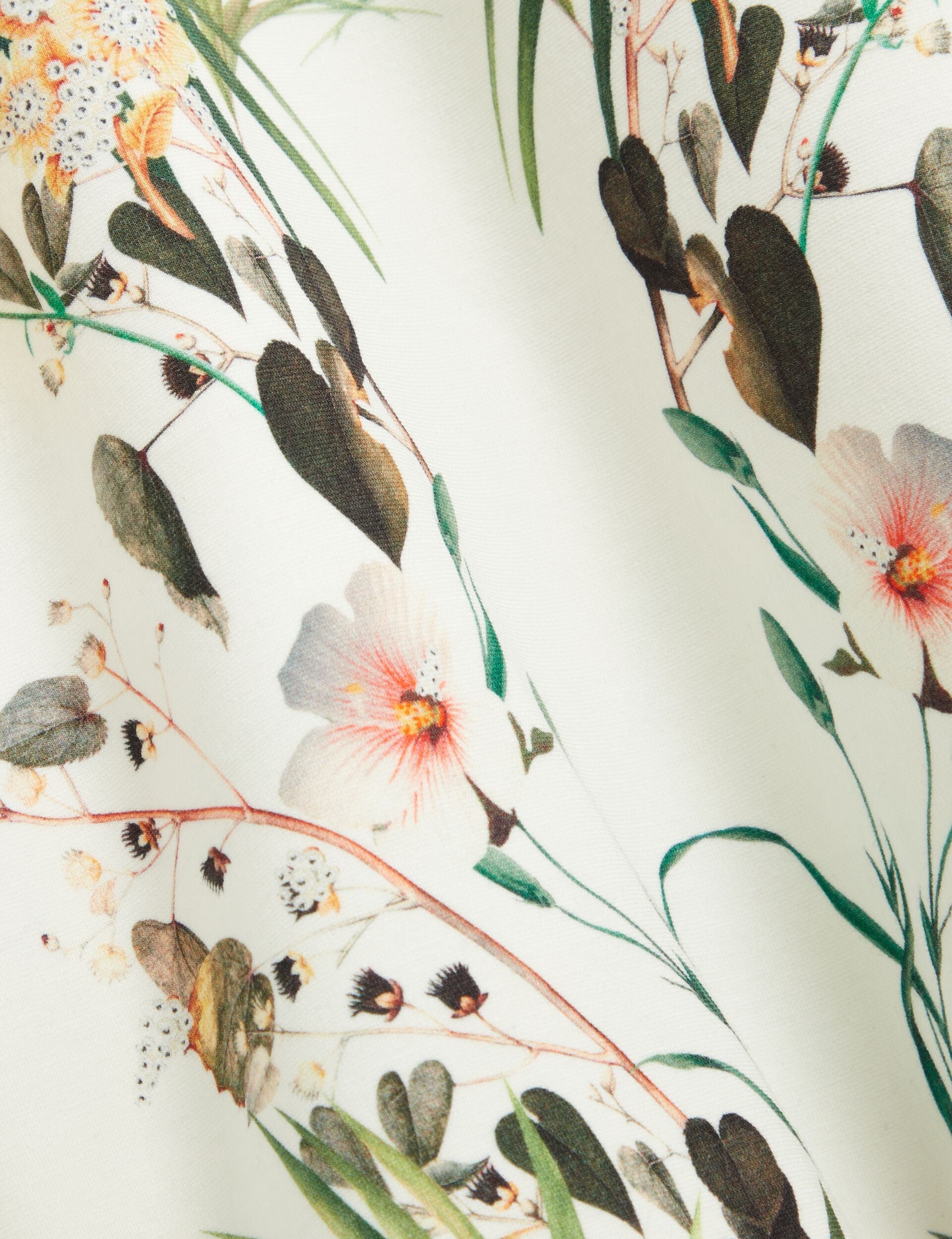 Women ALLOVER FLORAL T-SHIRT - White - Ted Baker