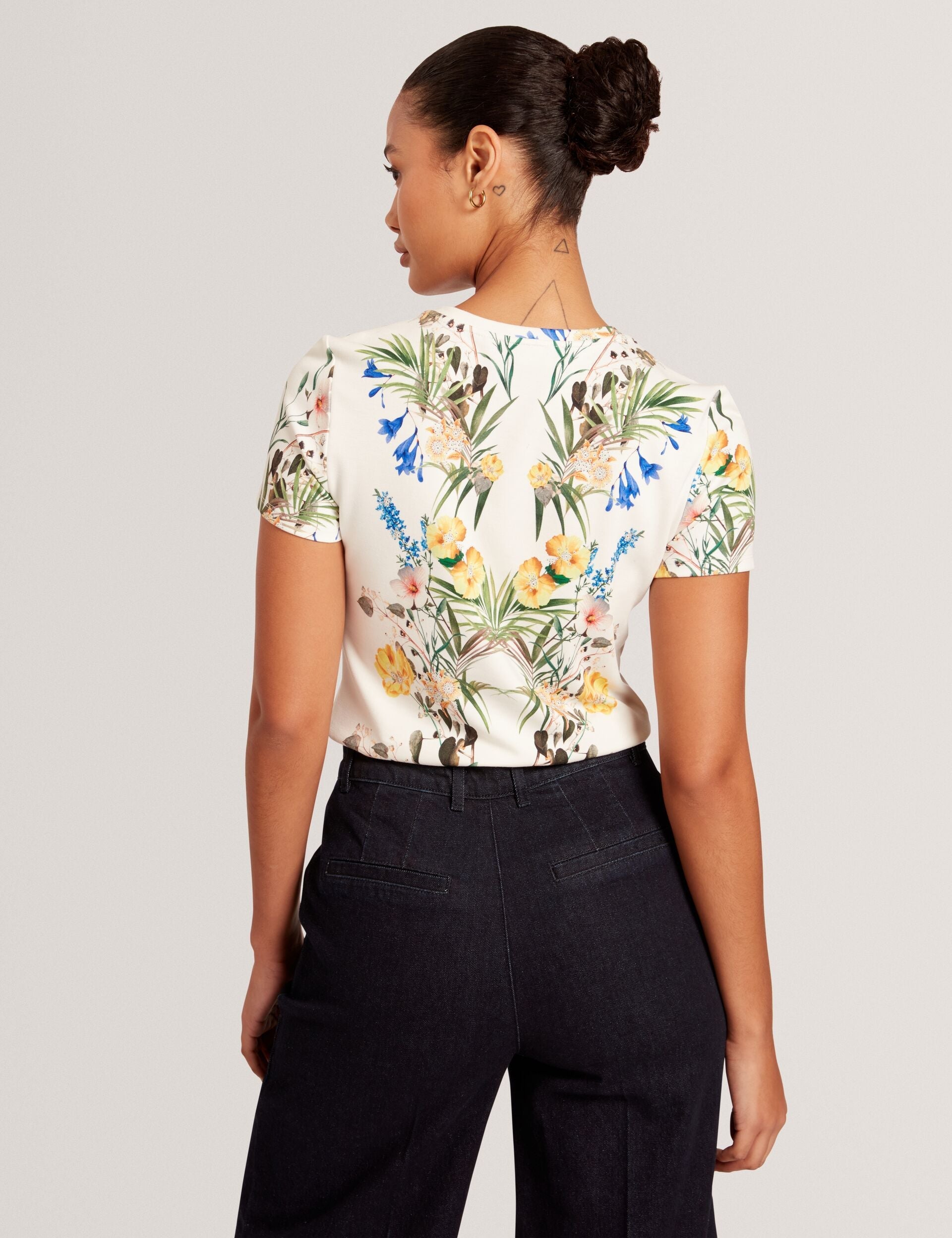 Women ALLOVER FLORAL T-SHIRT - White - Ted Baker