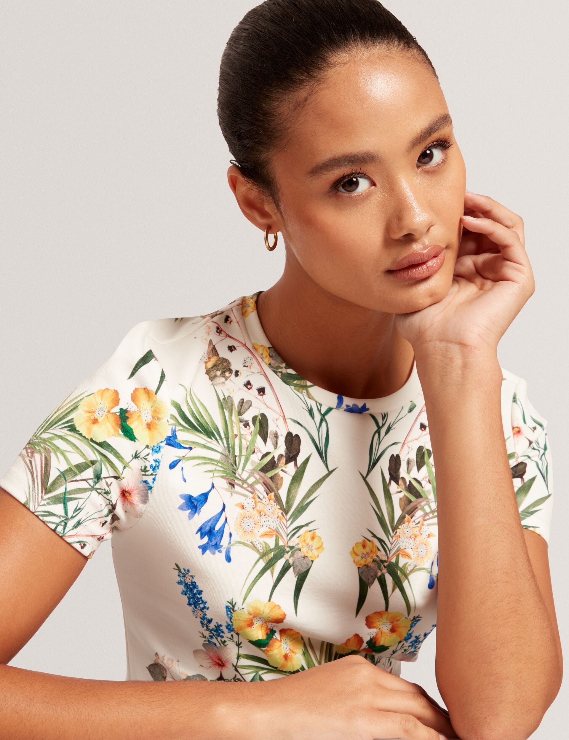 Women ALLOVER FLORAL T-SHIRT - White - Ted Baker