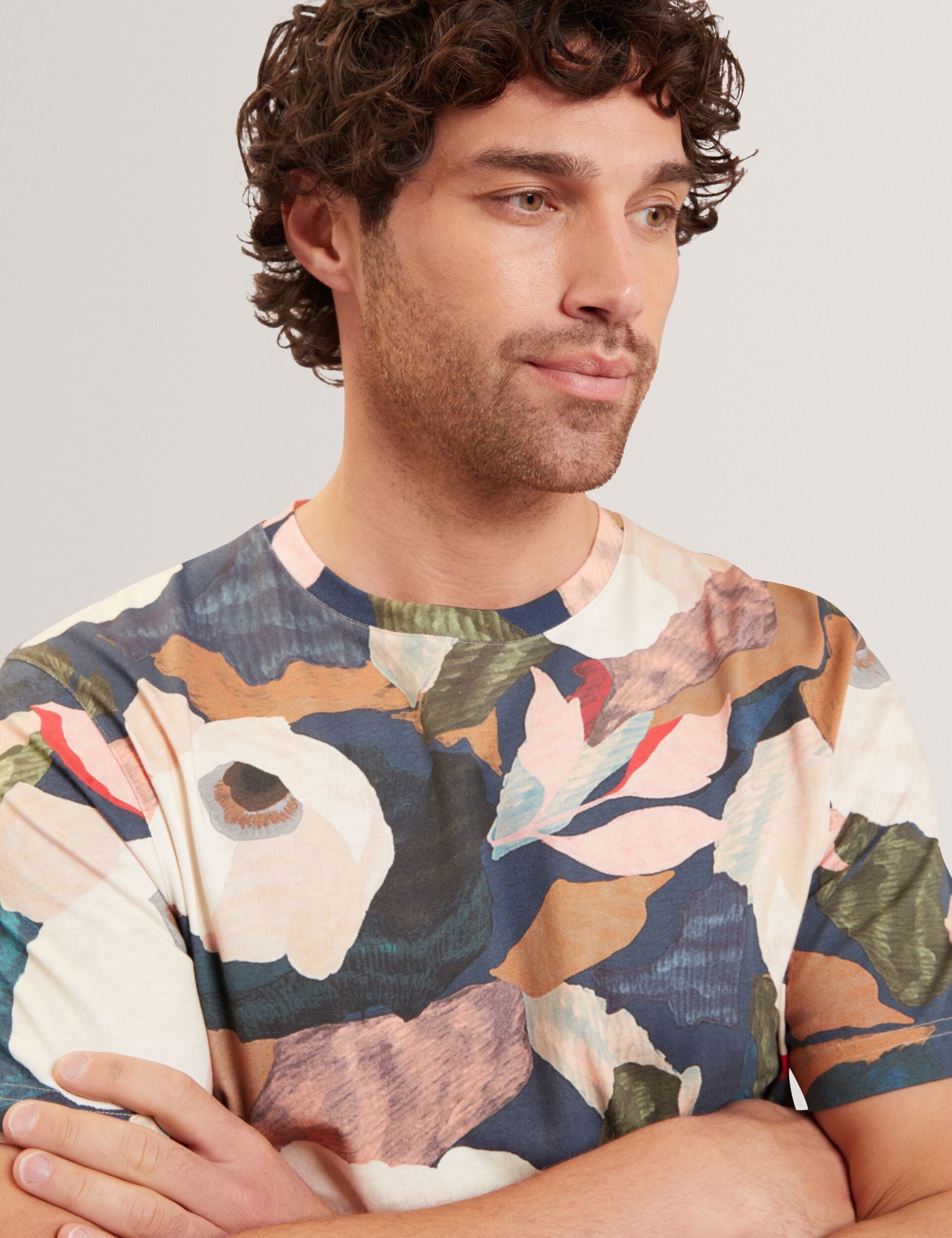 Men DOWLLE Garden Print Crew Neck Cotton T-Shirt - Ted Baker