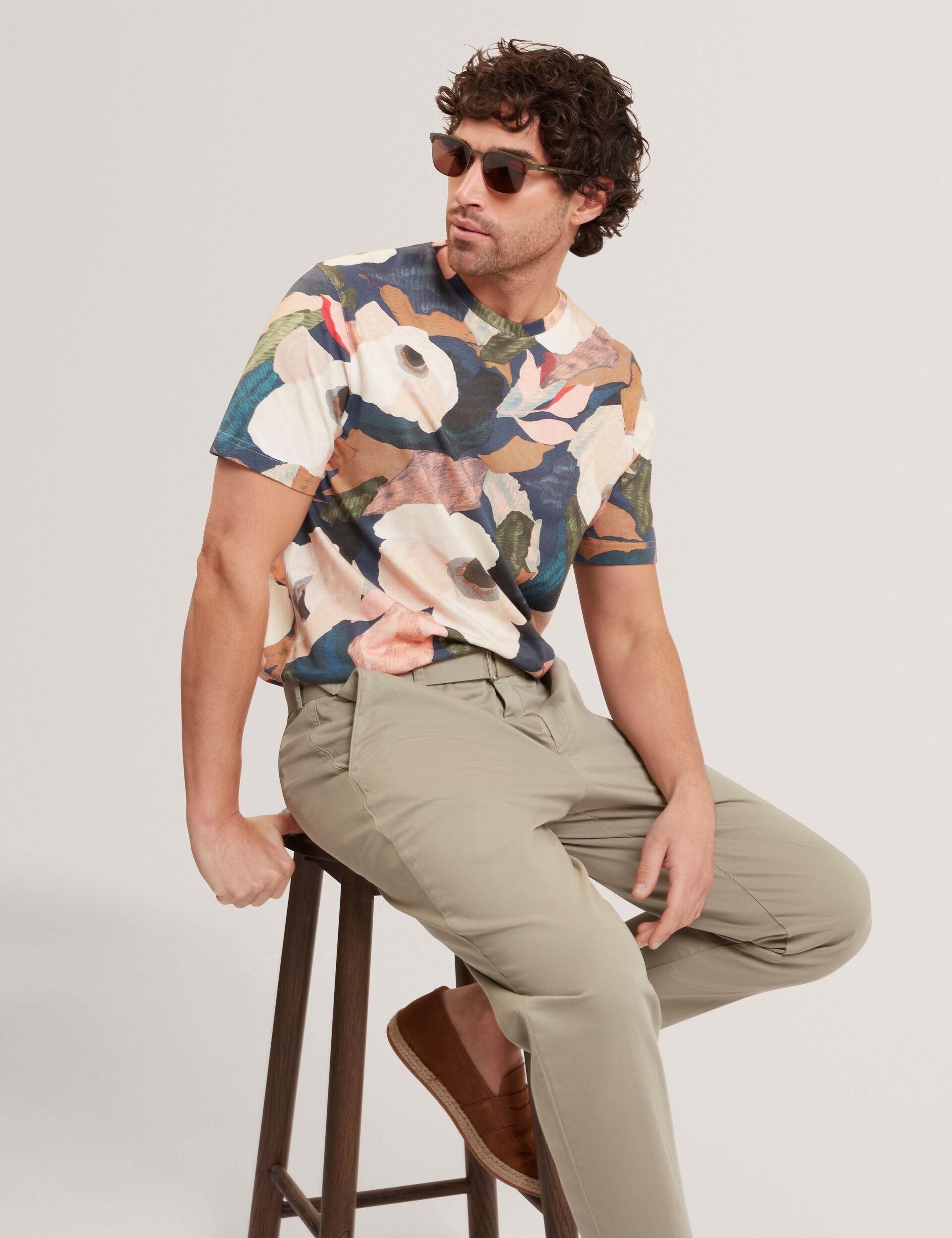 Men DOWLLE Garden Print Crew Neck Cotton T-Shirt - Ted Baker