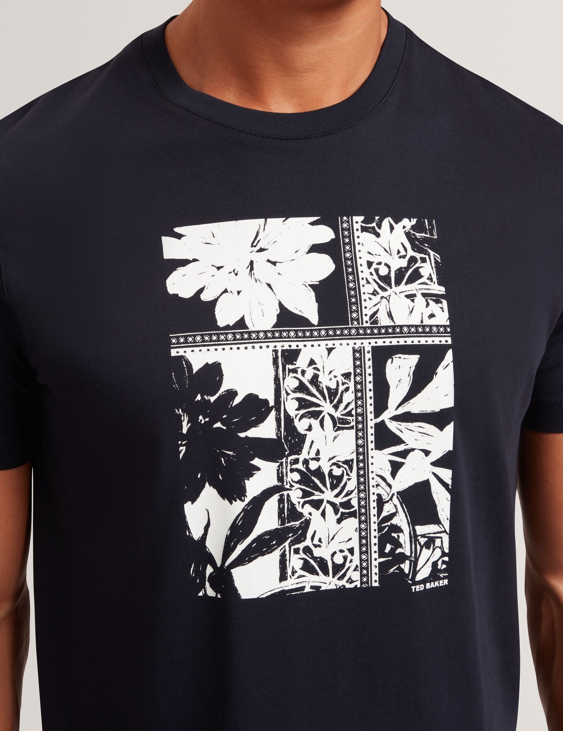 Sale|Men KONEY Botanical Graphic Crew Neck T-Shirt - Ted Baker