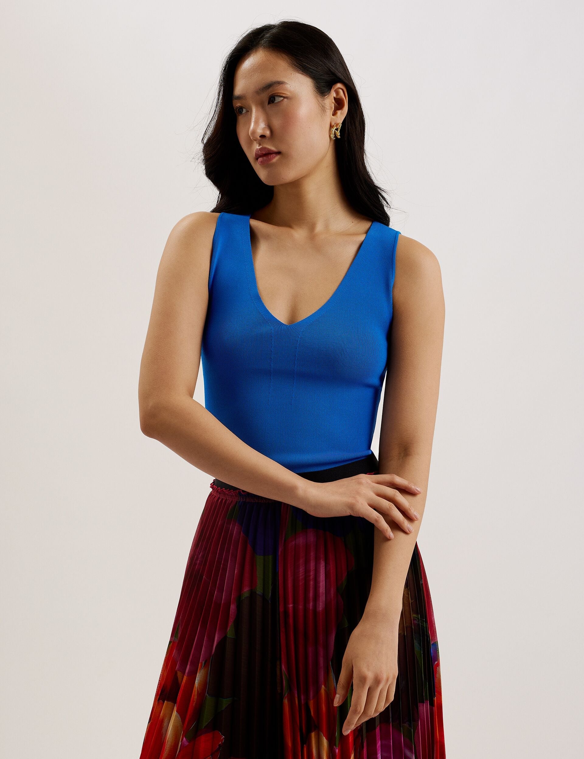 Women JOSIIY - V Neck Slim Fit Sleeveless Knit Top - Ted Baker