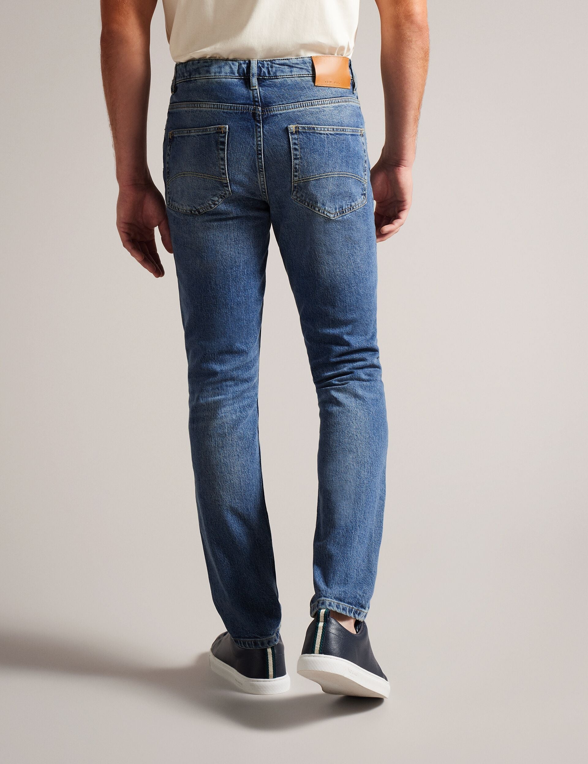 Men ELVVIS - Slim Fit Stretch Jean - Ted Baker