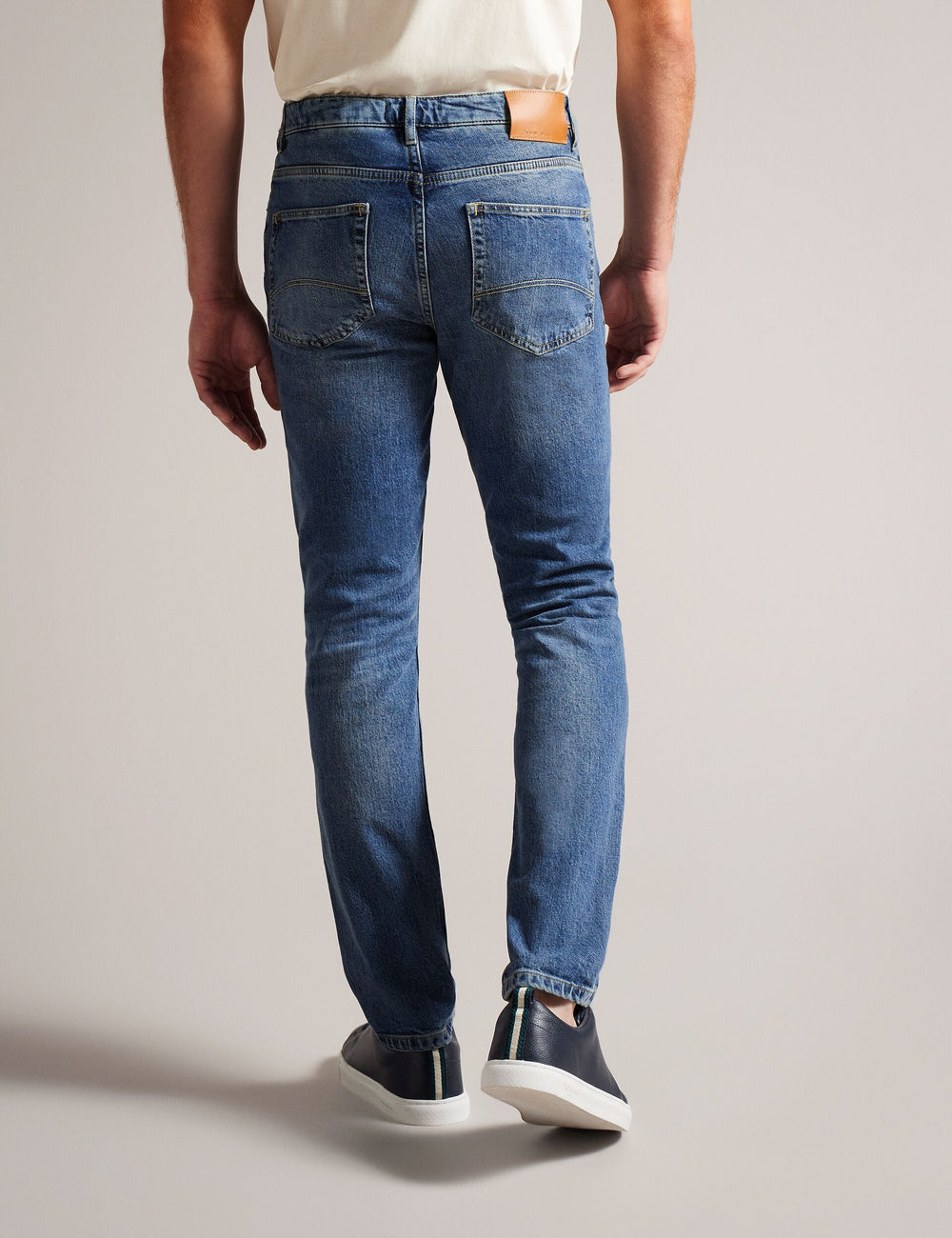 Men ELVVIS - Slim Fit Stretch Jean - Ted Baker